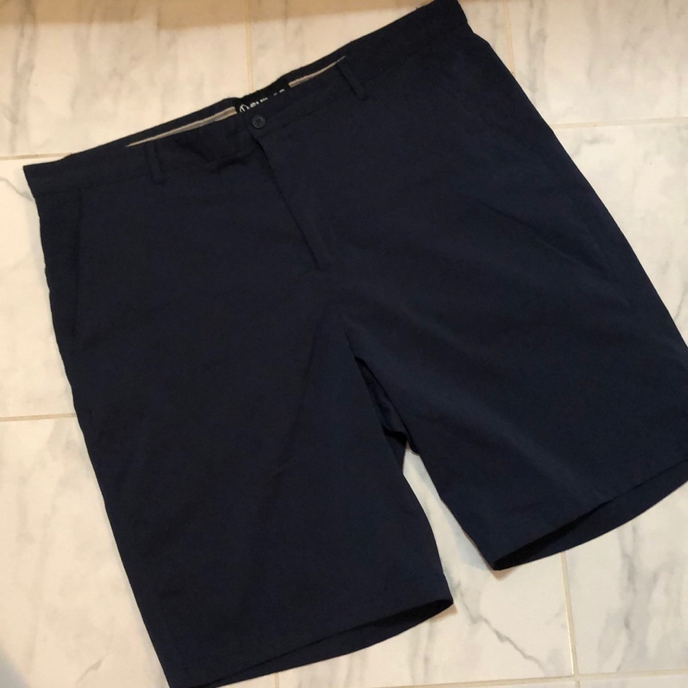Sunice men’s blue golf shorts. EUC!